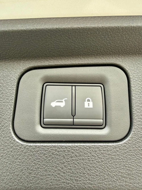 Nissan Petrol LE Platinum 3.5L Petrol 2026 Model Year White Color Exterior 