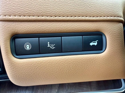 Nissan Petrol LE Platinum 3.5L Petrol 2026 Model Year White Color Exterior 