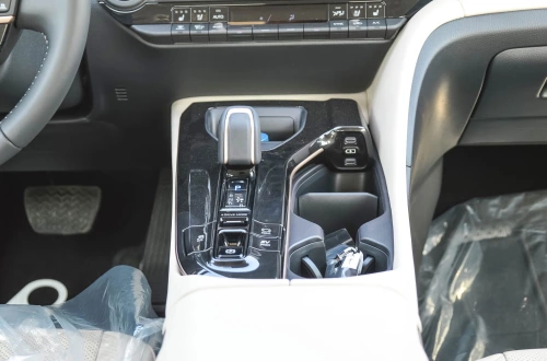 Toyota Crown 2.5L Hybrid 2025 Model Year White Color Exterior 