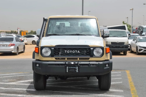 Toyota Land Cruiser LC76 Hardtop 4.0L V6 2025 - Beige