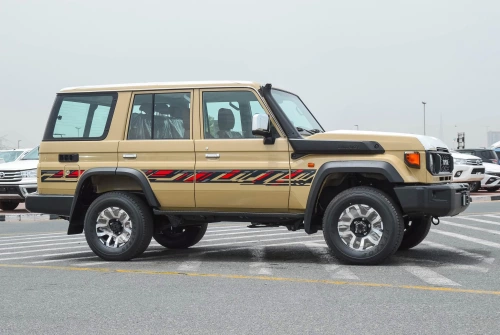 Toyota Land Cruiser LC76 Hardtop 4.0L V6 2025 - Beige