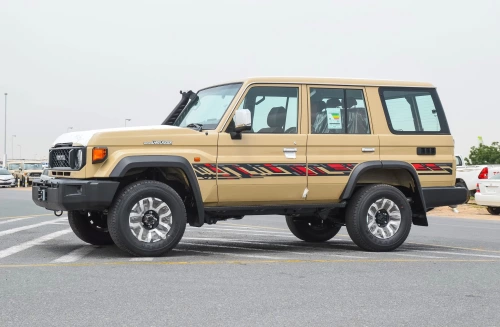 Toyota Land Cruiser LC76 Hardtop 4.0L V6 2025 - Beige