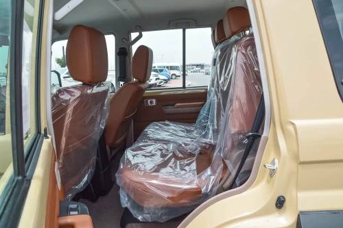 Toyota Land Cruiser LC76 Hardtop 4.0L V6 2025 - Beige