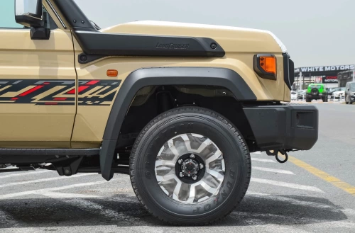 Toyota Land Cruiser LC76 Hardtop 4.0L V6 2025 - Beige