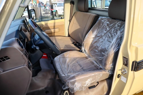 Toyota Land Cruiser LC79 Pickup 4.0L V6 2026 - Beige Manual