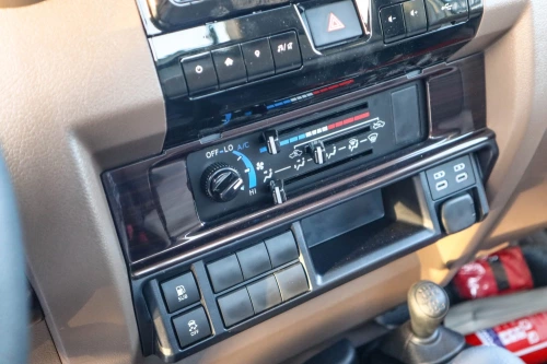 Toyota Land Cruiser LC79 Pickup 4.0L V6 2026 - Beige Manual