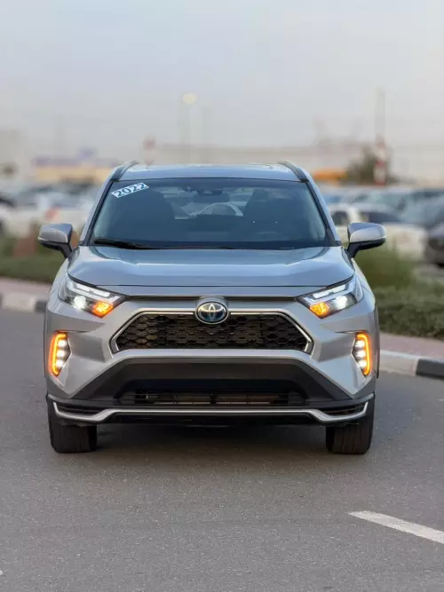 Toyota Rav4 XLE 2.5L Hybrid 2022 Model Year Silver Color Exterior 