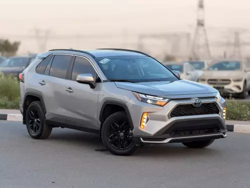 Toyota Rav4 XLE 2.5L Hybrid 2022 Model Year Silver Color Exterior 