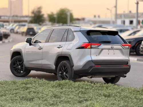 Toyota Rav4 XLE 2.5L Hybrid 2022 Model Year Silver Color Exterior 