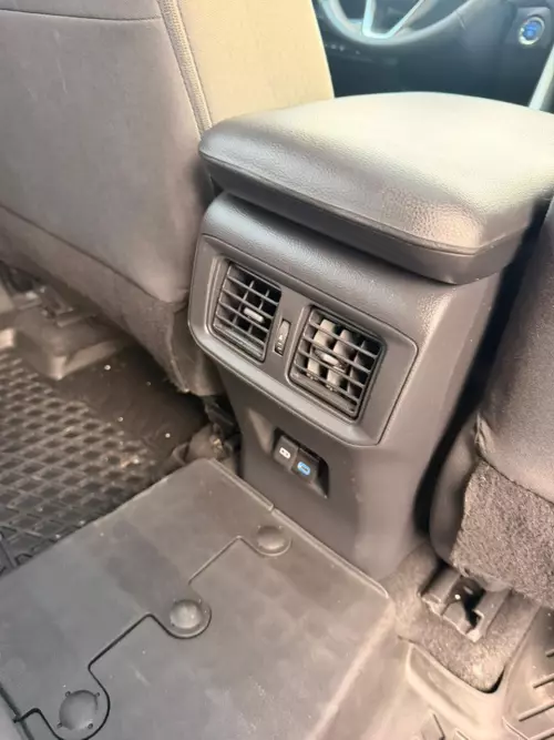 Toyota Rav4 XLE 2.5L Hybrid 2022 Model Year Silver Color Exterior 