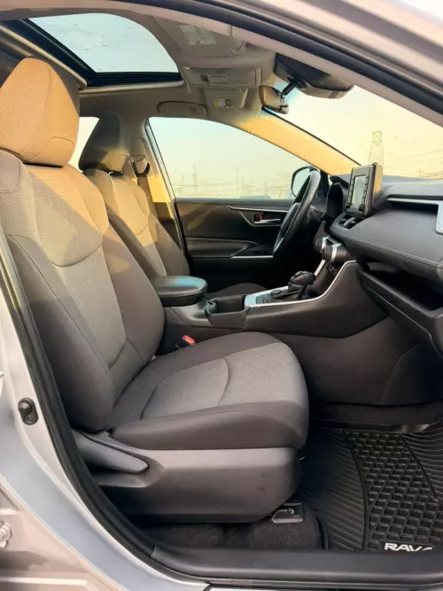 Toyota Rav4 XLE 2.5L Hybrid 2022 Model Year Silver Color Exterior 