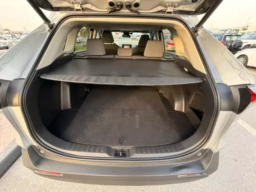 Toyota Rav4 XLE 2.5L Hybrid 2022 Model Year Silver Color Exterior 