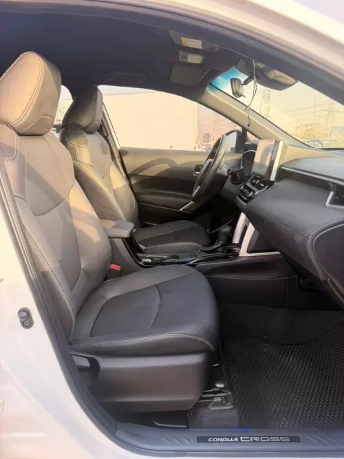 Toyota Corolla Cross 2.0L Hybrid 2022 Model Year White Color Exterior 