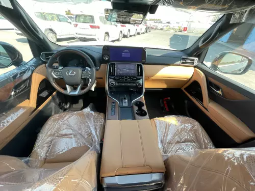 Lexus LX700h Signature 3.5l Hybrid - 2025  with Autopark  (Black / Tan)