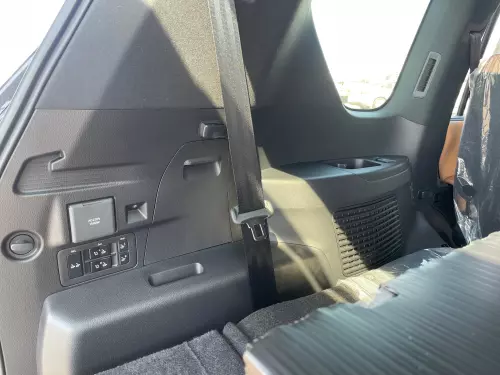 Lexus LX700h Signature 3.5l Hybrid - 2025  with Autopark  (Black / Tan)