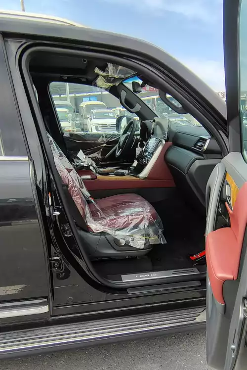 Lexus LX700h Signature 3.5l Hybrid - 2025 with Autopark  (Black / Red)