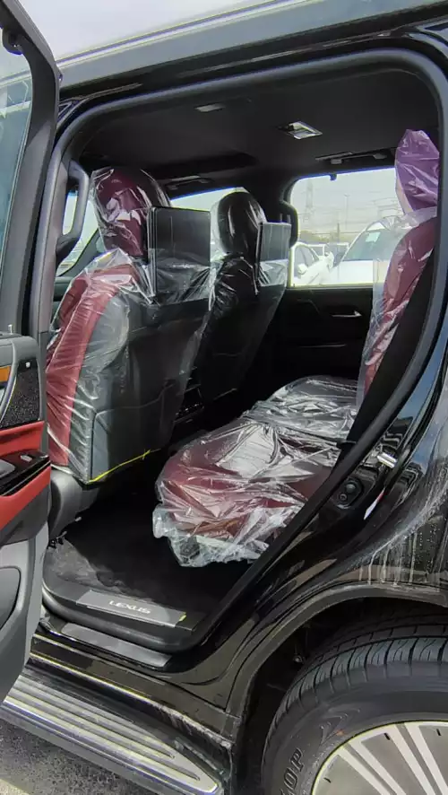 Lexus LX700h Signature 3.5l Hybrid - 2025 with Autopark  (Black / Red)