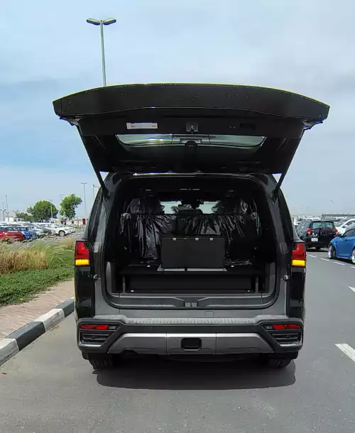 Lexus LX700h Signature 3.5l Hybrid - 2025 with Autopark  (Black / Red)