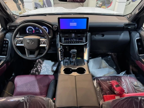 Toyota Land Cruiser LC300 VX.R 3.5L Petrol 2026 - Black (Oman Specs)