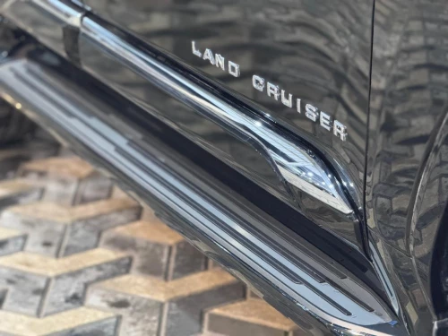 Toyota Land Cruiser LC300 VX.R 3.5L Petrol 2026 - Black (Oman Specs)