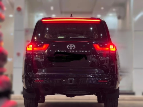 Toyota Land Cruiser LC300 VX.R 3.5L Petrol 2026 - Black (Oman Specs)