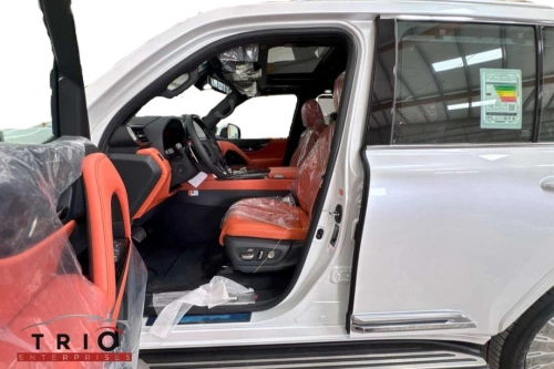 Lexus LX700h VIP 3.5L V6 Twin-Turbo Hybrid 2026 Model Year - White / Tan