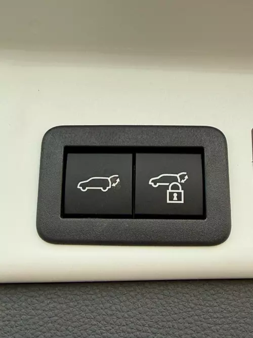 Toyota RAV4 Limited 2.5L 4x4 Automatic 2026 - White