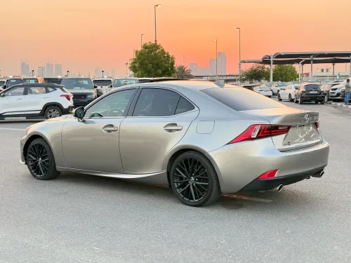 Lexus IS 300 3.5L V6 Automatic 2016 - Silver