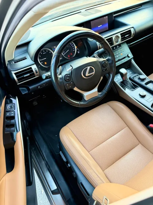 Lexus IS 300 3.5L V6 Automatic 2016 - Silver