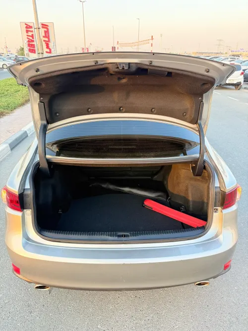 Lexus IS 300 3.5L V6 Automatic 2016 - Silver