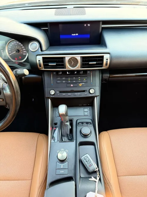 Lexus IS 300 3.5L V6 Automatic 2016 - Silver