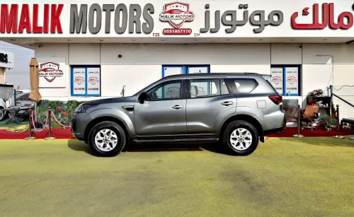 Nissan Xterra 2.5L Automatic 2022 - Silver