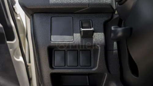 Toyota HiAce HR 2.8L Turbo Diesel Manual 2025 Passenger Van