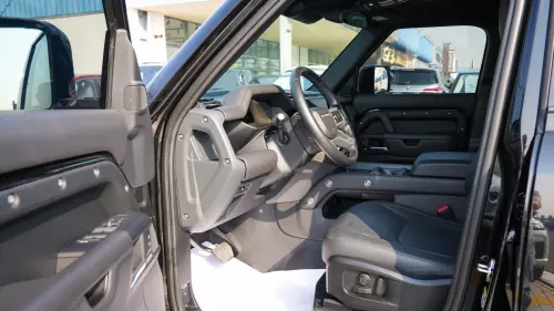 Land Rover Defender 110 P400 SE 2024 - Black