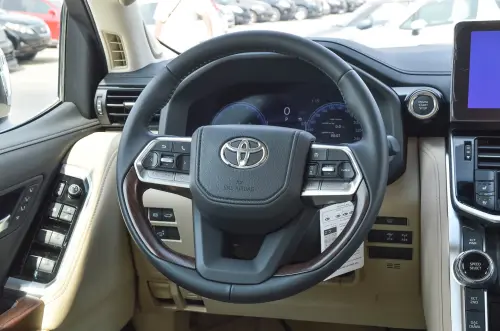 Toyota Land Cruiser VX 3.5L Twin Turbo 2025 - Black