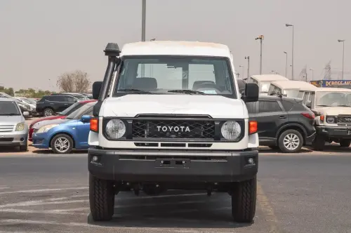 تويوتا لاند كروزر 78 هاردتوب بمحرك 4.0L V6 موديل 2025 جديدة - أبيض