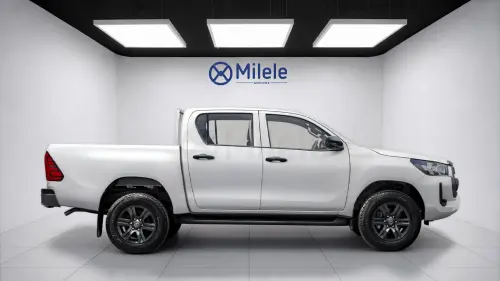 TOYOTA HILUX DC MODEL YEAR 2026 WHITE COLOR
