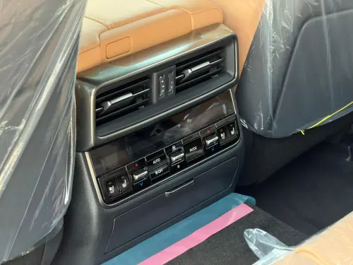 Lexus LX700H Signature 3.5L TT HEV 2026 White Color Exterior