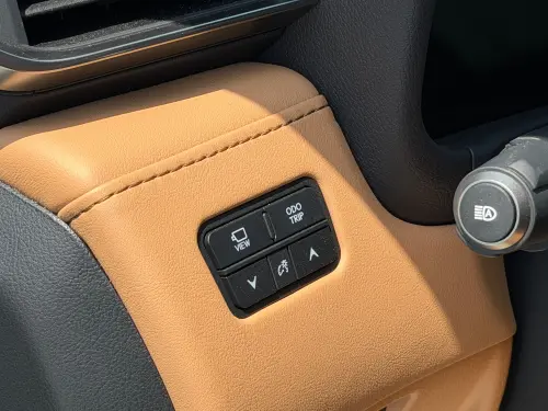 Lexus LX700H Signature 3.5L TT HEV 2026 White Color Exterior