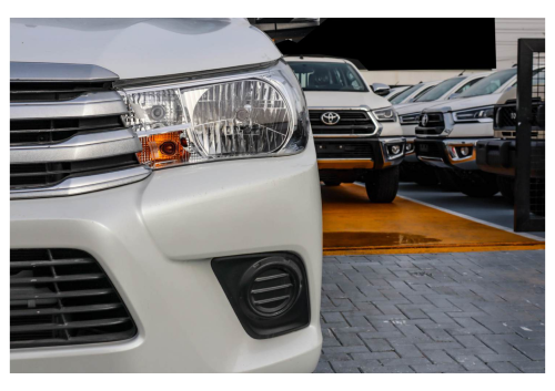 Toyota Hilux Double Cab Automatic 2.7L 2026 - White