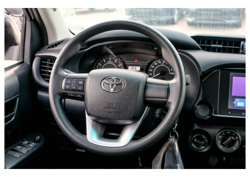 Toyota Hilux Double Cab Automatic 2.7L 2026 - White
