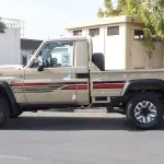 Toyota Land Cruiser LC 79 Pickup 4.0L 2025 - Beige - Thumbnail 5