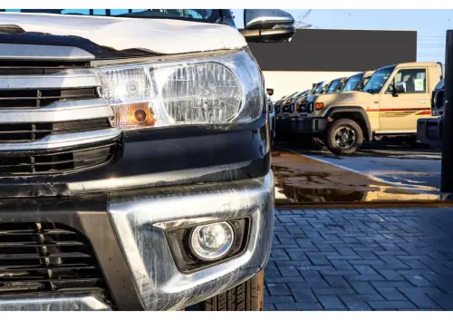 Toyota Hilux Double Cab 2.7L 2026 - Black
