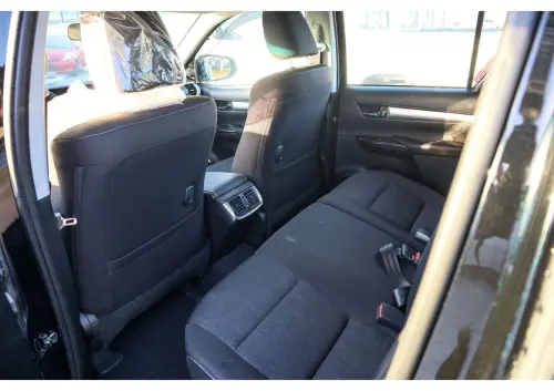Toyota Hilux Double Cab 2.7L 2026 - Black