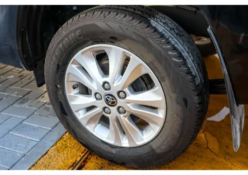 Toyota Hilux Double Cab 2.7L 2026 - Black