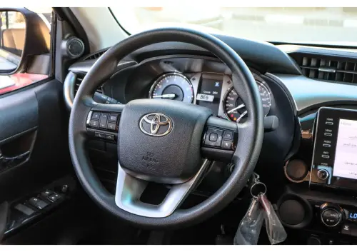 Toyota Hilux Double Cab 2.7L 2026 - Black