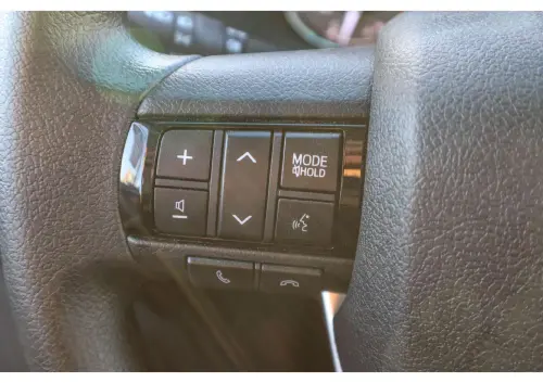 Toyota Hilux Double Cab 2.7L 2026 - Black