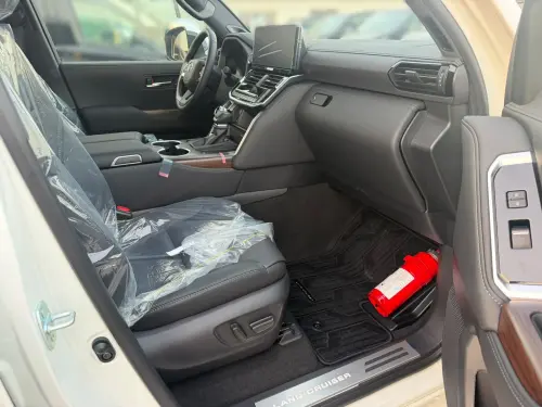 Land Cruiser VXR 4.0L V6 2026 Model Year White Exterior
