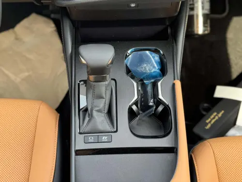 Lexus ES300h Hybrid 2025 Model Year White Exterior