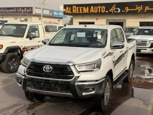 Toyota Hilux SR5 Petrol Automatic 2025 Double Cabin - White / Red